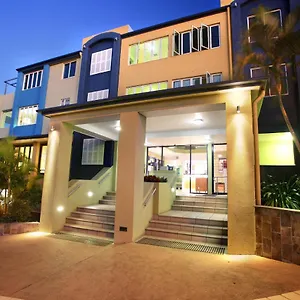 Official 4*, Caloundra Australia