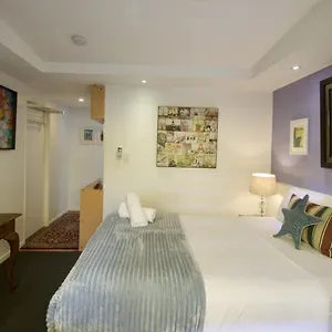 Hideaway Noosa Men Only 3*, Peregian Beach Australia