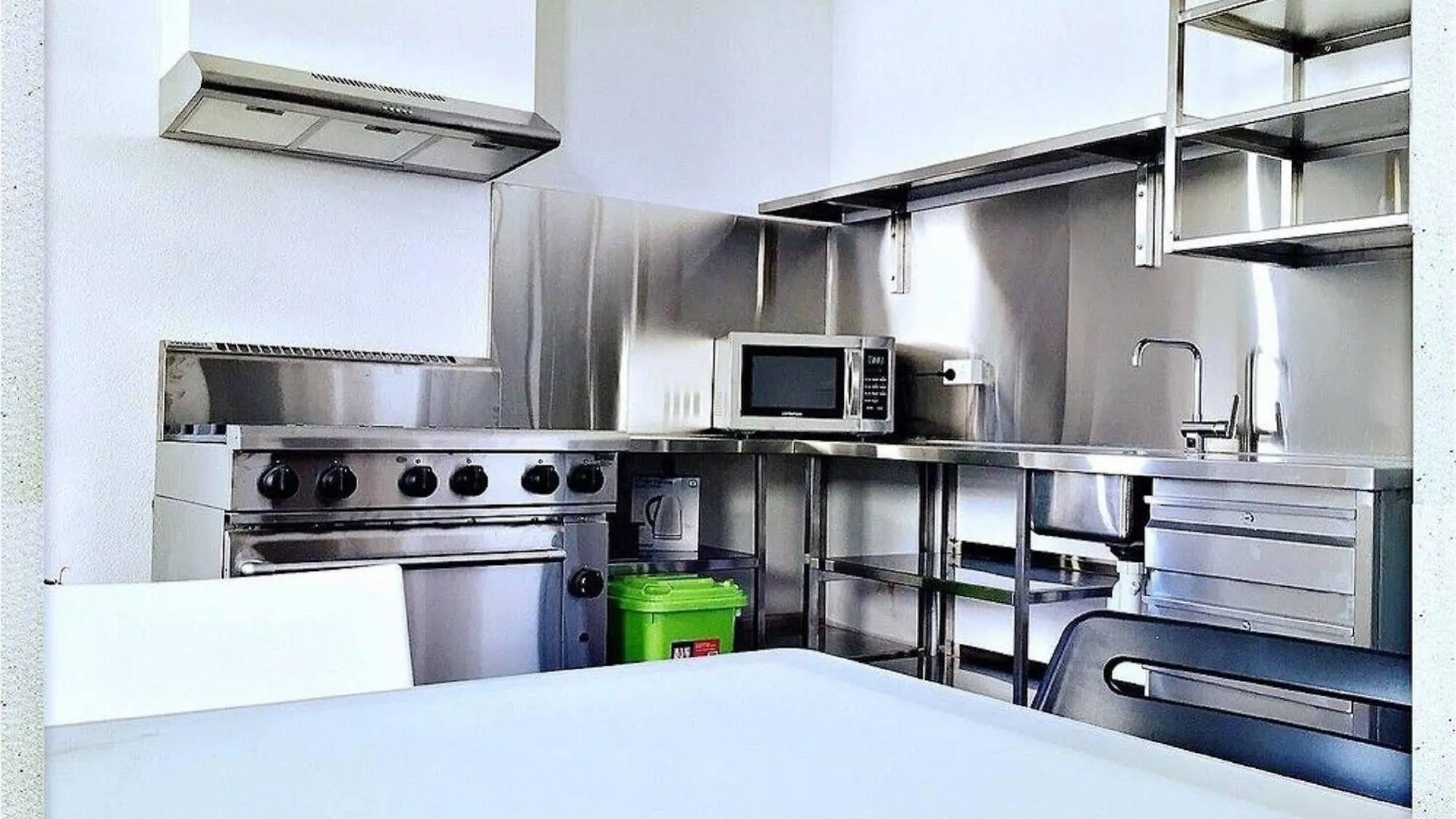 Downtown Backpackers Hostel Perth - Note - Valid Passport Required For Check In Australia