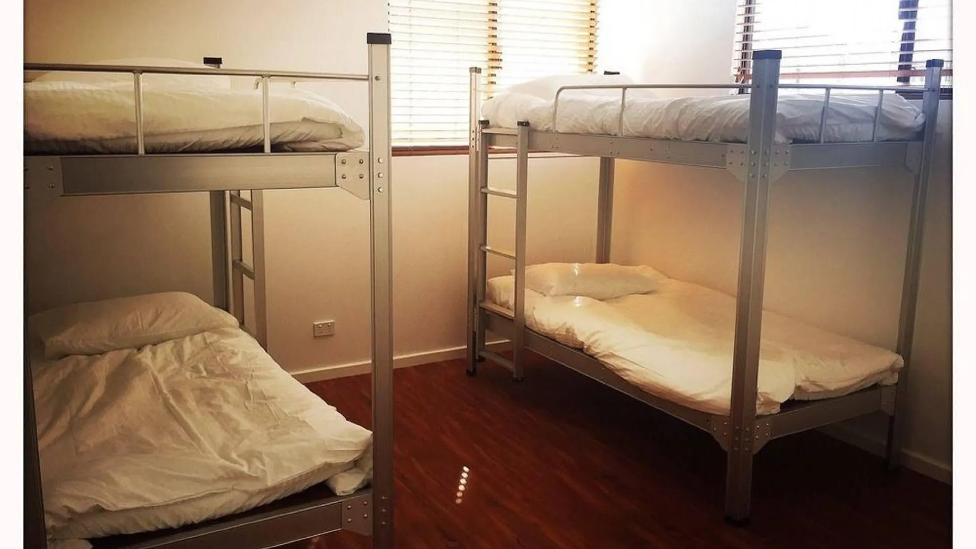 Downtown Backpackers Hostel Perth - Note - Valid Passport Required For Check In Australia